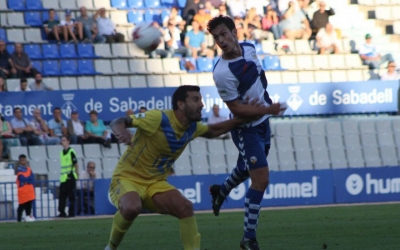 Josu Ozkoidi en l'últim partit a la Nova Creu Alta entre Sabadell i Badalona | Sendy Dihor